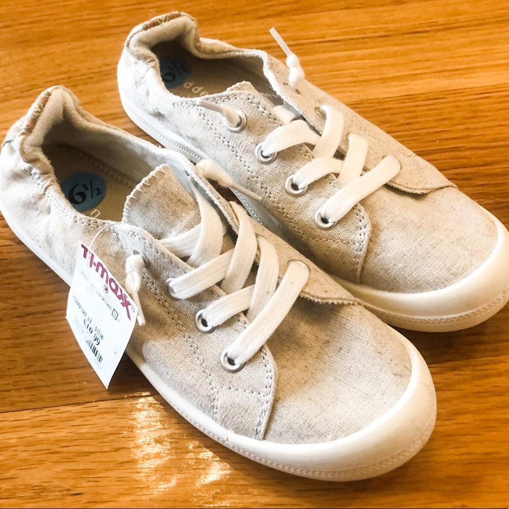Madden Girl Slide On Sneakers NWT Size 6.5